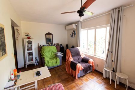 Casa à venda com 210m², 3 quartos e 8 vagasSala
