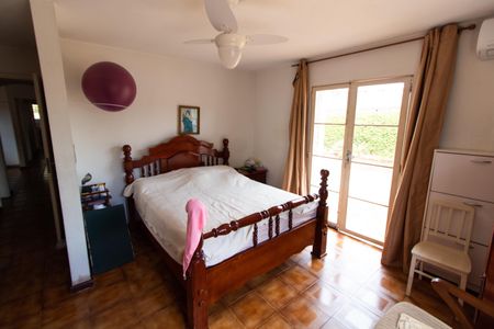 Casa à venda com 210m², 3 quartos e 8 vagasSuíte