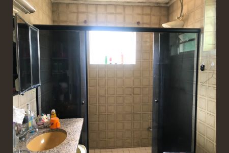 Casa à venda com 210m², 3 quartos e 8 vagasBanheiro da Suíte