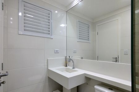 Apartamento para alugar com 59m², 2 quartos e 1 vaga Apartamento para alugar com 59m², 2 quartos e 1 vagaBanheiro da Suíte
