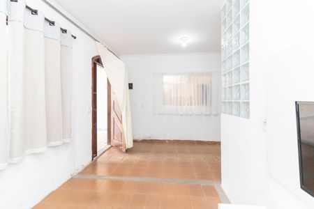 Casa para alugar com 100m², 2 quartos e 1 vaga Casa para alugar com 100m², 2 quartos e 1 vagaSala