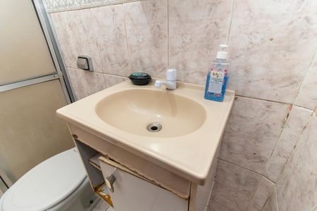 Casa para alugar com 100m², 2 quartos e 1 vaga Casa para alugar com 100m², 2 quartos e 1 vagaBanheiro