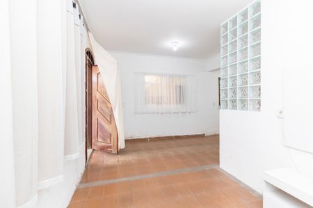 Casa para alugar com 100m², 2 quartos e 1 vaga Casa para alugar com 100m², 2 quartos e 1 vagaSala