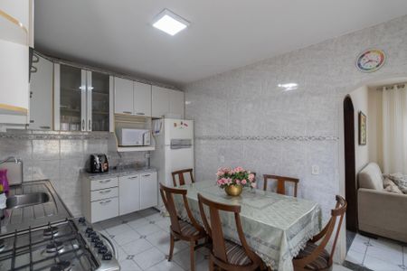 Casa para alugar com 100m², 2 quartos e 2 vagas Casa para alugar com 100m², 2 quartos e 2 vagasCozinha