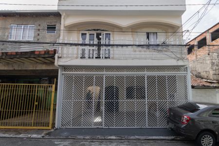 Casa para alugar com 100m², 2 quartos e 2 vagas Casa para alugar com 100m², 2 quartos e 2 vagasFachada