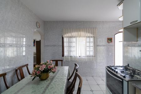 Casa para alugar com 100m², 2 quartos e 2 vagas Casa para alugar com 100m², 2 quartos e 2 vagasCozinha