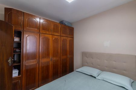 Casa para alugar com 100m², 2 quartos e 2 vagas Casa para alugar com 100m², 2 quartos e 2 vagasQuarto 1