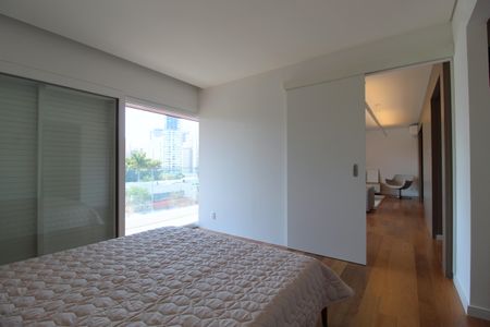 Apartamento à venda com 90m², 1 quarto e 2 vagasSuíte
