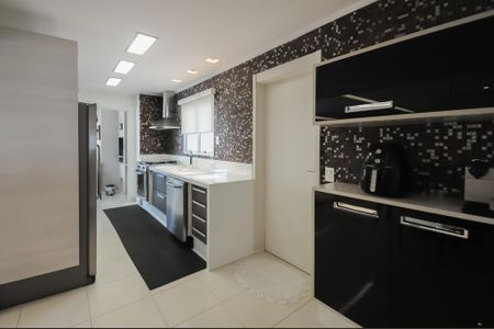 Apartamento à venda com 147m², 3 quartos e 2 vagasCozinha - Armários