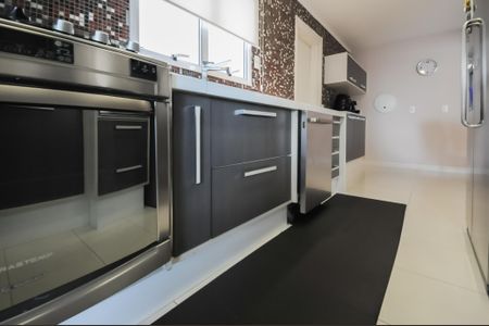 Apartamento à venda com 147m², 3 quartos e 2 vagasCozinha - Armários