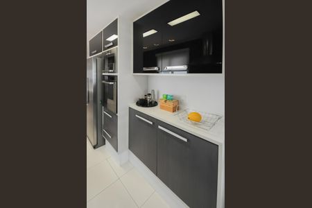 Apartamento à venda com 147m², 3 quartos e 2 vagasCozinha - Armários