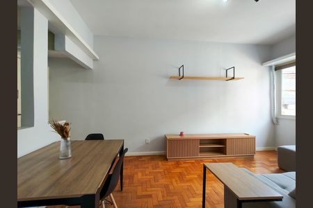 Sala de apartamento para alugar com 2 quartos, 68m² em Tijuca, Rio de Janeiro