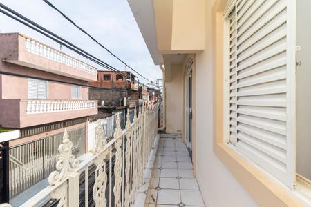 Casa à venda com 150m², 4 quartos e 3 vagas Casa à venda com 150m², 4 quartos e 3 vagasCasa 01 - Varanda da Sala