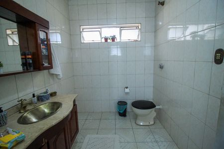 Casa à venda com 230m², 2 quartos e 5 vagas Casa à venda com 230m², 2 quartos e 5 vagasBanheiro