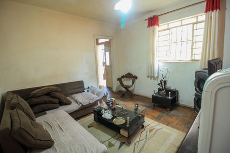 Casa à venda com 230m², 2 quartos e 5 vagas Casa à venda com 230m², 2 quartos e 5 vagasSala