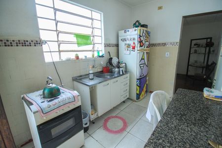 Casa à venda com 230m², 2 quartos e 5 vagas Casa à venda com 230m², 2 quartos e 5 vagasCozinha