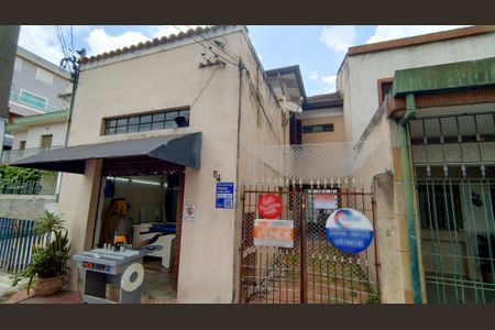 Casa à venda com 230m², 2 quartos e 5 vagas Casa à venda com 230m², 2 quartos e 5 vagasFachada