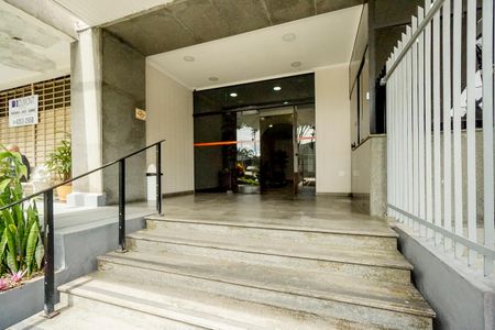 Apartamento à venda com 65m², 2 quartos e 1 vagaFachada