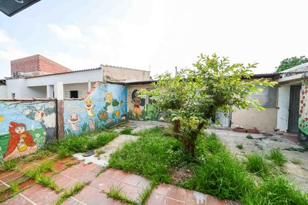 Casa à venda com 189m², 4 quartos e 1 vaga Casa à venda com 189m², 4 quartos e 1 vagaQuintal