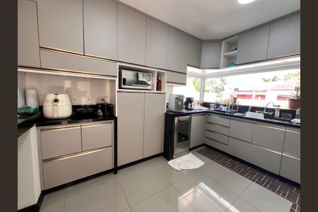 Casa de condomínio à venda com 210m², 3 quartos e 2 vagasCozinha