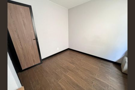 Casa de condomínio à venda com 210m², 3 quartos e 2 vagasQuarto 02