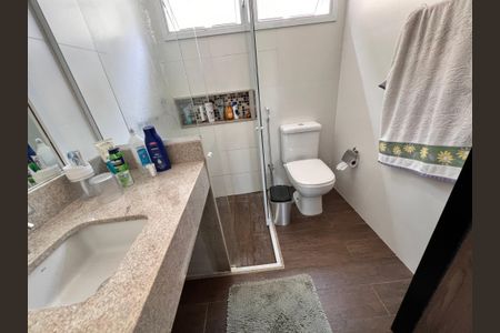 Casa de condomínio à venda com 210m², 3 quartos e 2 vagasBanheiro Suite