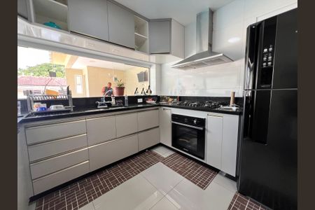 Casa de condomínio à venda com 210m², 3 quartos e 2 vagasCozinha