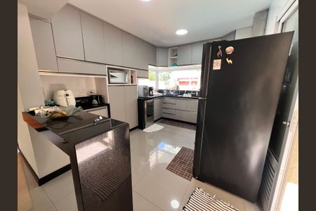 Casa de condomínio à venda com 210m², 3 quartos e 2 vagasCozinha