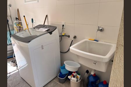 Casa de condomínio à venda com 210m², 3 quartos e 2 vagasArea de Serviço