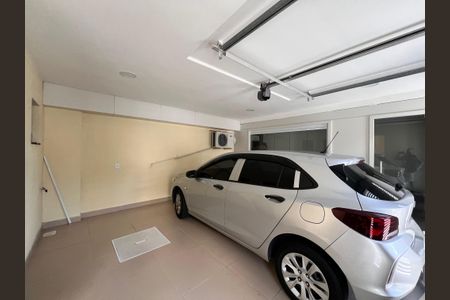 Casa de condomínio à venda com 210m², 3 quartos e 2 vagasGaragem