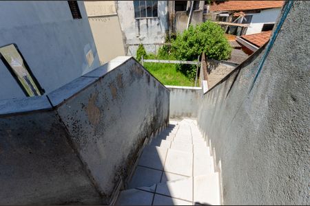 Casa para alugar com 50m², 1 quarto e sem vaga Casa para alugar com 50m², 1 quarto e sem vagaEscada Externa