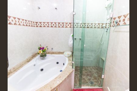 Casa à venda com 300m², 4 quartos e 3 vagas Casa à venda com 300m², 4 quartos e 3 vagasBanheiro da Suíte 1