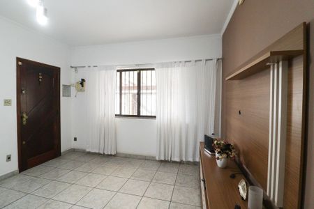 Casa à venda com 117m², 2 quartos e 3 vagas Casa à venda com 117m², 2 quartos e 3 vagasSala