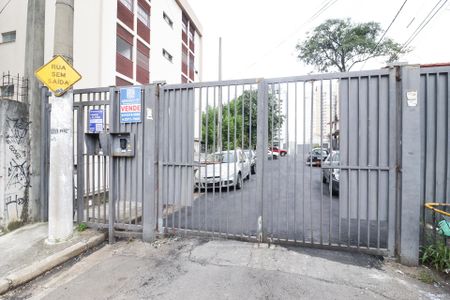 Casa à venda com 117m², 2 quartos e 3 vagas Casa à venda com 117m², 2 quartos e 3 vagasFachada