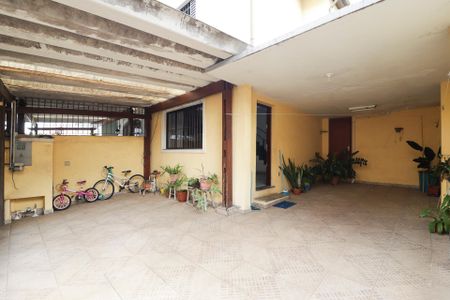 Casa à venda com 117m², 2 quartos e 3 vagas Casa à venda com 117m², 2 quartos e 3 vagasGaragem