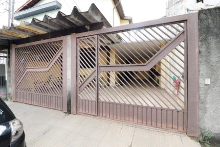 Casa à venda com 117m², 2 quartos e 3 vagas Casa à venda com 117m², 2 quartos e 3 vagasFachada