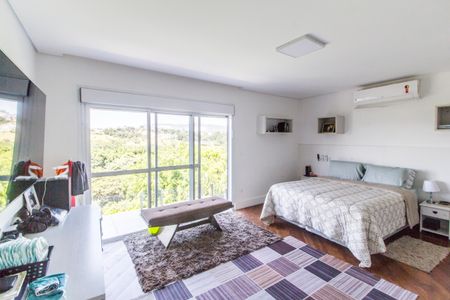 Casa de condomínio à venda com 488m², 4 quartos e 5 vagas Casa de condomínio à venda com 488m², 4 quartos e 5 vagasSuíte 1