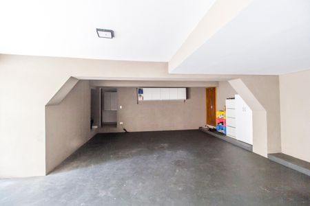 Casa de condomínio à venda com 488m², 4 quartos e 5 vagas Casa de condomínio à venda com 488m², 4 quartos e 5 vagasGaragem