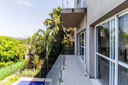 Casa de condomínio à venda com 488m², 4 quartos e 5 vagas Casa de condomínio à venda com 488m², 4 quartos e 5 vagasVaranda