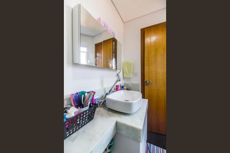 Casa de condomínio à venda com 488m², 4 quartos e 5 vagas Casa de condomínio à venda com 488m², 4 quartos e 5 vagasBanheiro da Suíte 2