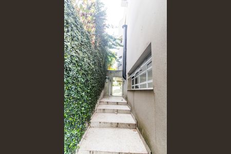 Casa de condomínio à venda com 488m², 4 quartos e 5 vagas Casa de condomínio à venda com 488m², 4 quartos e 5 vagasCorredor