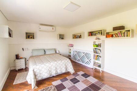 Casa de condomínio à venda com 488m², 4 quartos e 5 vagas Casa de condomínio à venda com 488m², 4 quartos e 5 vagasSuíte 1