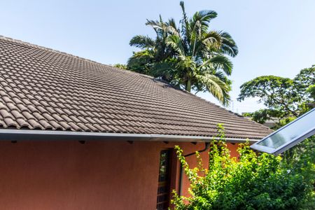 Casa de condomínio à venda com 488m², 4 quartos e 5 vagas Casa de condomínio à venda com 488m², 4 quartos e 5 vagasVista da Suíte