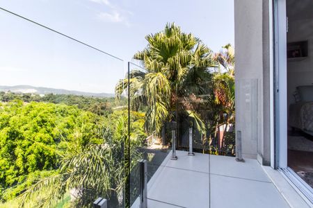 Casa de condomínio à venda com 488m², 4 quartos e 5 vagas Casa de condomínio à venda com 488m², 4 quartos e 5 vagasVaranda