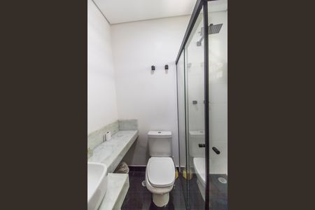 Casa de condomínio à venda com 488m², 4 quartos e 5 vagas Casa de condomínio à venda com 488m², 4 quartos e 5 vagasBanheiro da Suíte 3