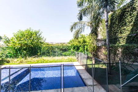 Casa de condomínio à venda com 488m², 4 quartos e 5 vagas Casa de condomínio à venda com 488m², 4 quartos e 5 vagasPiscina