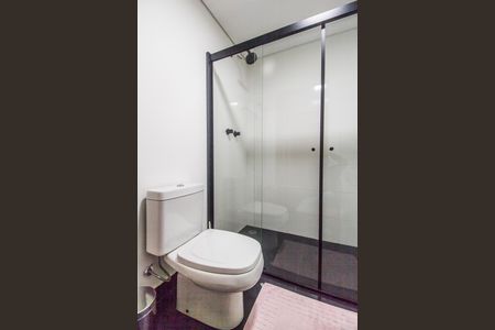 Casa de condomínio à venda com 488m², 4 quartos e 5 vagas Casa de condomínio à venda com 488m², 4 quartos e 5 vagasBanheiro da Suíte 4