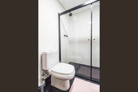 Casa de condomínio à venda com 488m², 4 quartos e 5 vagas Casa de condomínio à venda com 488m², 4 quartos e 5 vagasBanheiro da Suíte 4