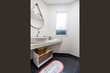 Casa de condomínio à venda com 488m², 4 quartos e 5 vagas Casa de condomínio à venda com 488m², 4 quartos e 5 vagasLavabo