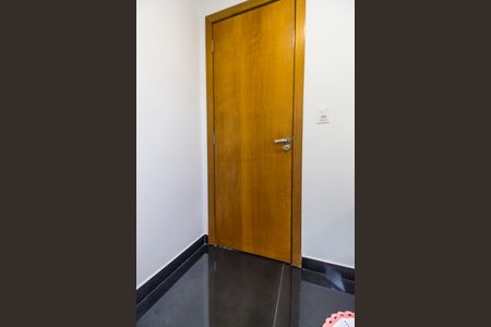 Casa de condomínio à venda com 488m², 4 quartos e 5 vagas Casa de condomínio à venda com 488m², 4 quartos e 5 vagasLavabo